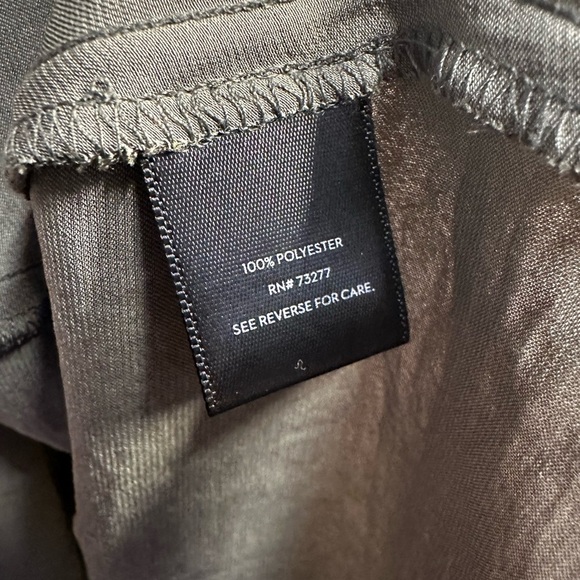 Simply Vera Vera Wang V-Neck Olive Tank Top - Picture 3 of 6